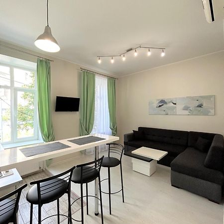 Modern Apartment In Old City Center Lvov Exteriér fotografie