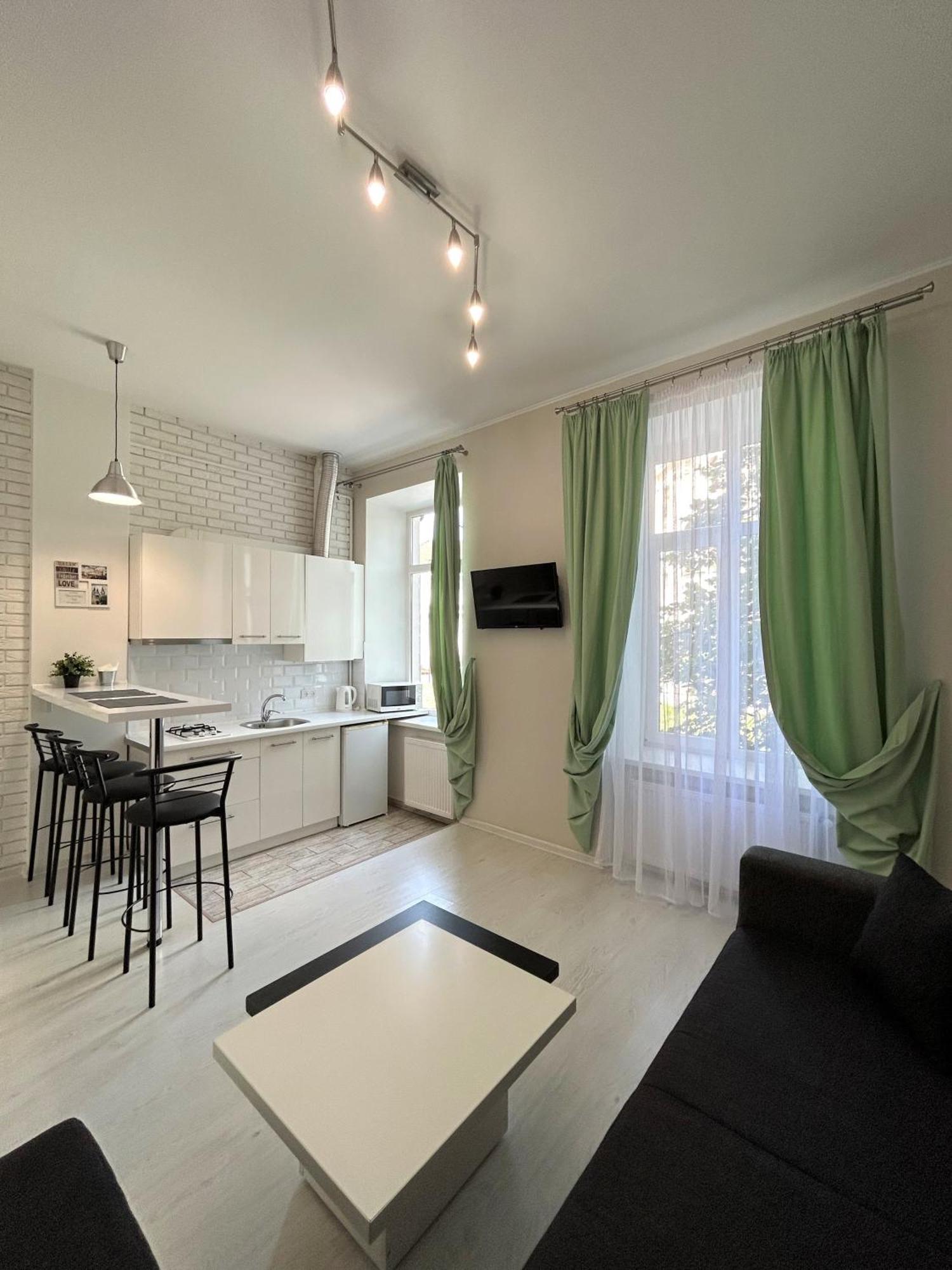 Modern Apartment In Old City Center Lvov Exteriér fotografie