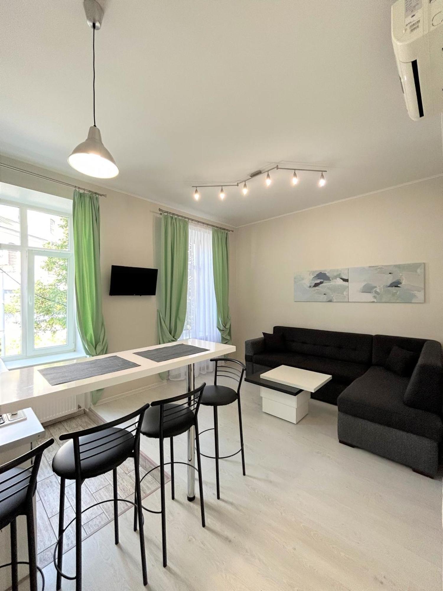 Modern Apartment In Old City Center Lvov Exteriér fotografie