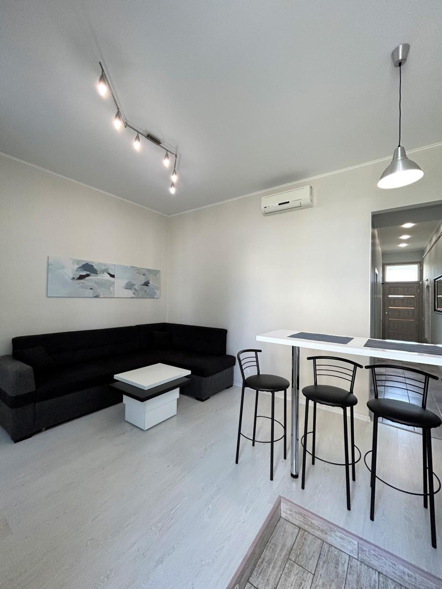 Modern Apartment In Old City Center Lvov Exteriér fotografie