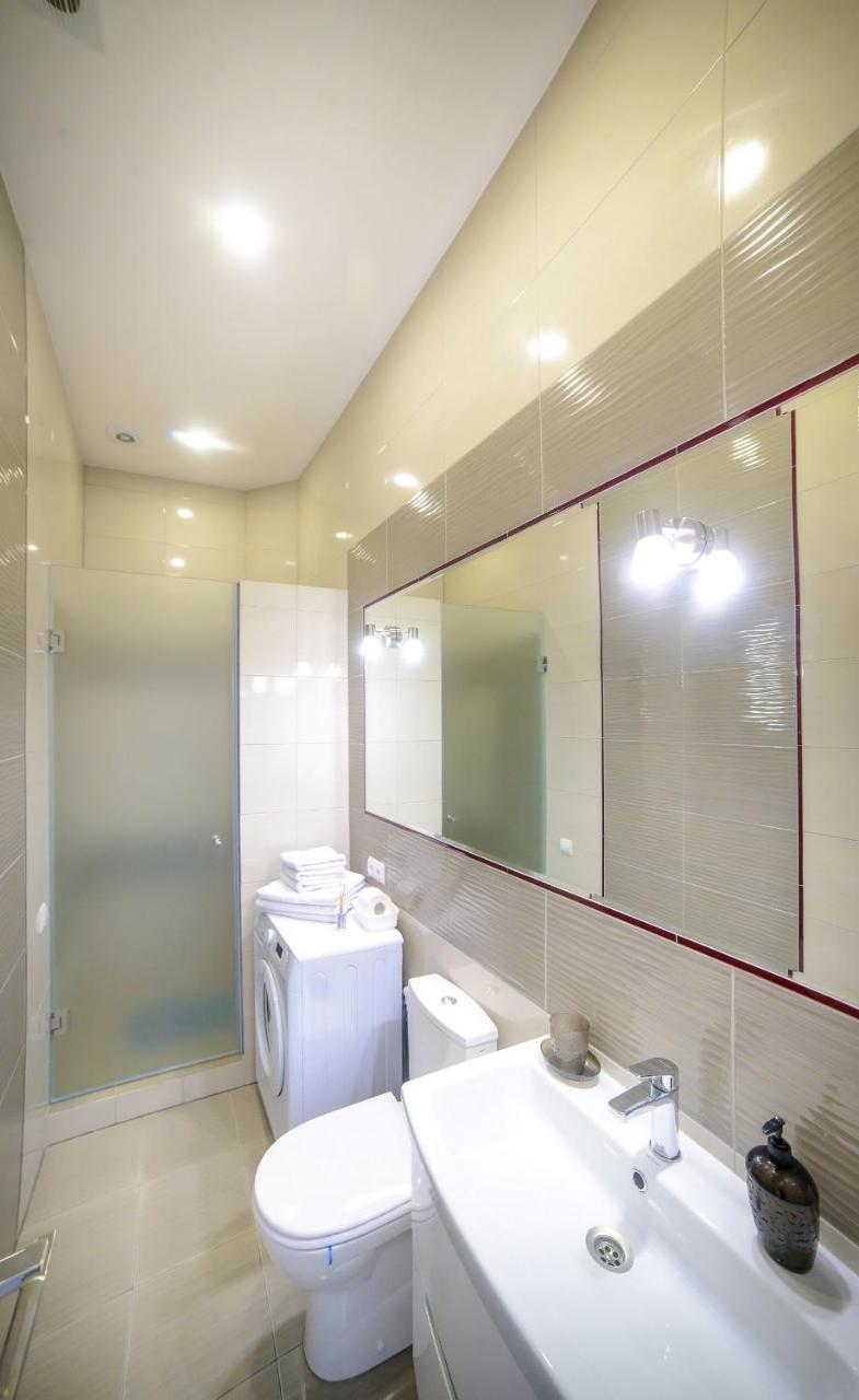 Modern Apartment In Old City Center Lvov Exteriér fotografie